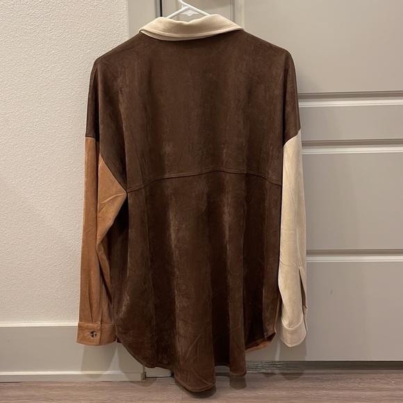 ACOA LONG SLEEVE BUTTON UP BLOUSE - Picture 2 of 5